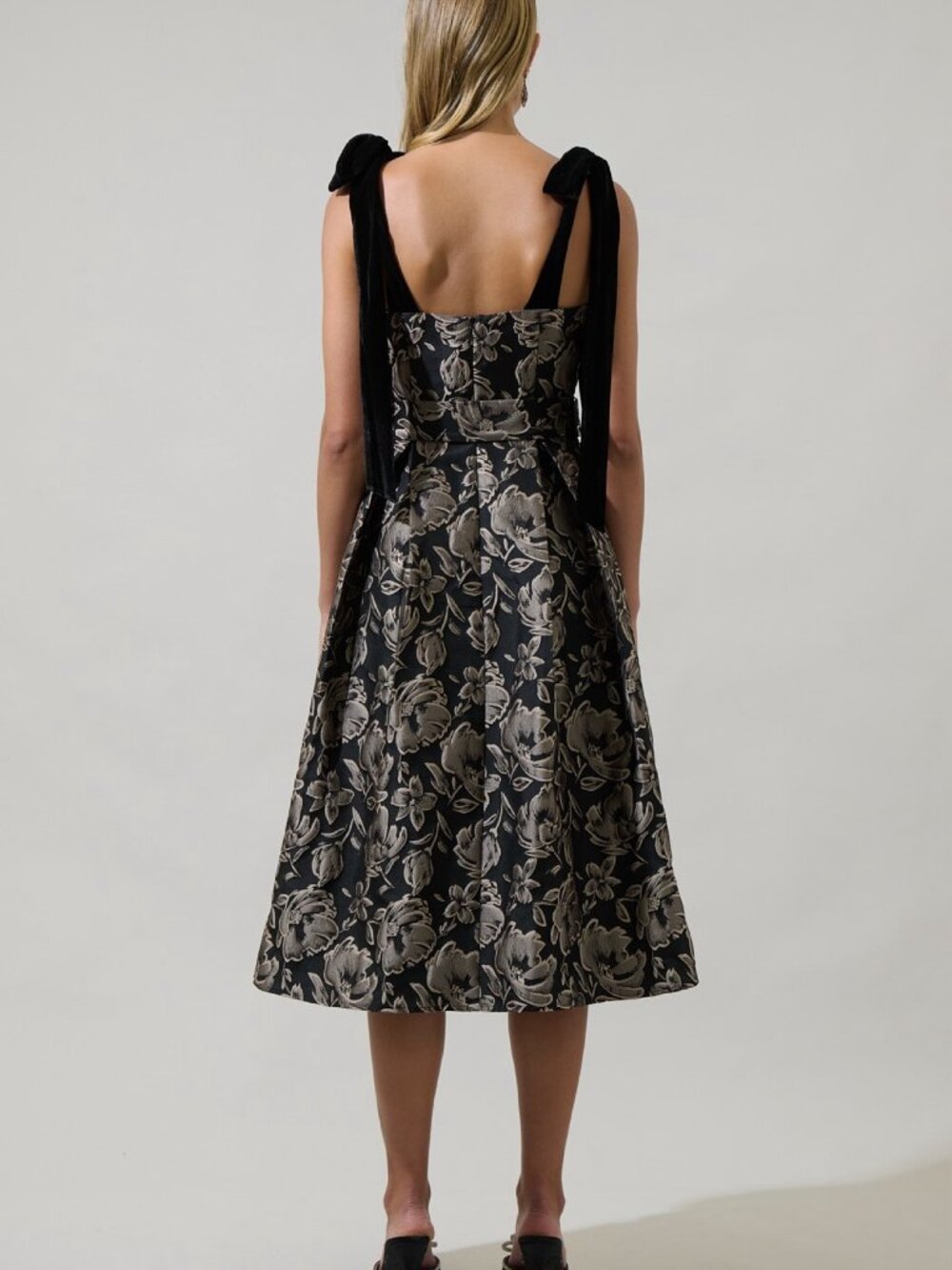 NWT Sugarlips Lyla Jacquard Pleated Midi Dress Black Silver M